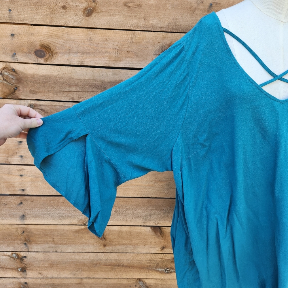 🔥 Torrid Teal Blouse - Picture 5 of 9